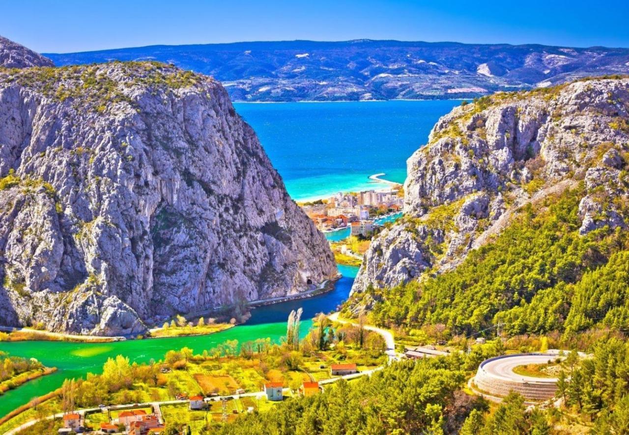 Central Alley Omiš Exterior foto